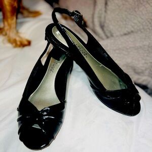 EASY STREET kitten heels !!